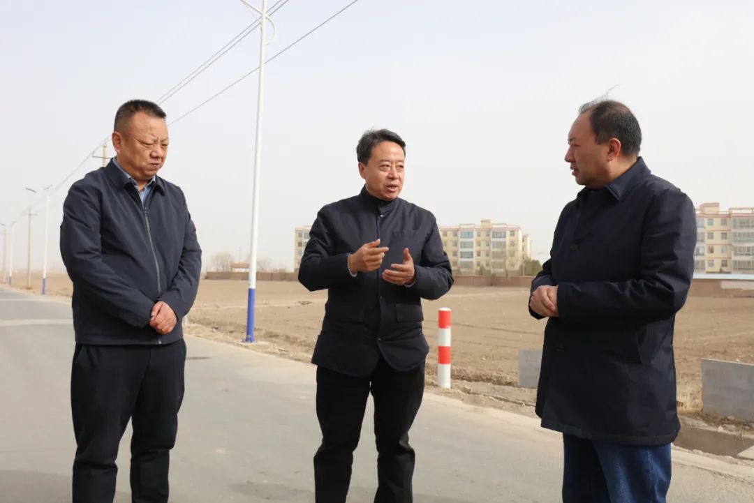 卢小亨在调研春季造林绿化工作时强调 坚持扩绿兴绿护绿并举 持续提升国土绿化实效