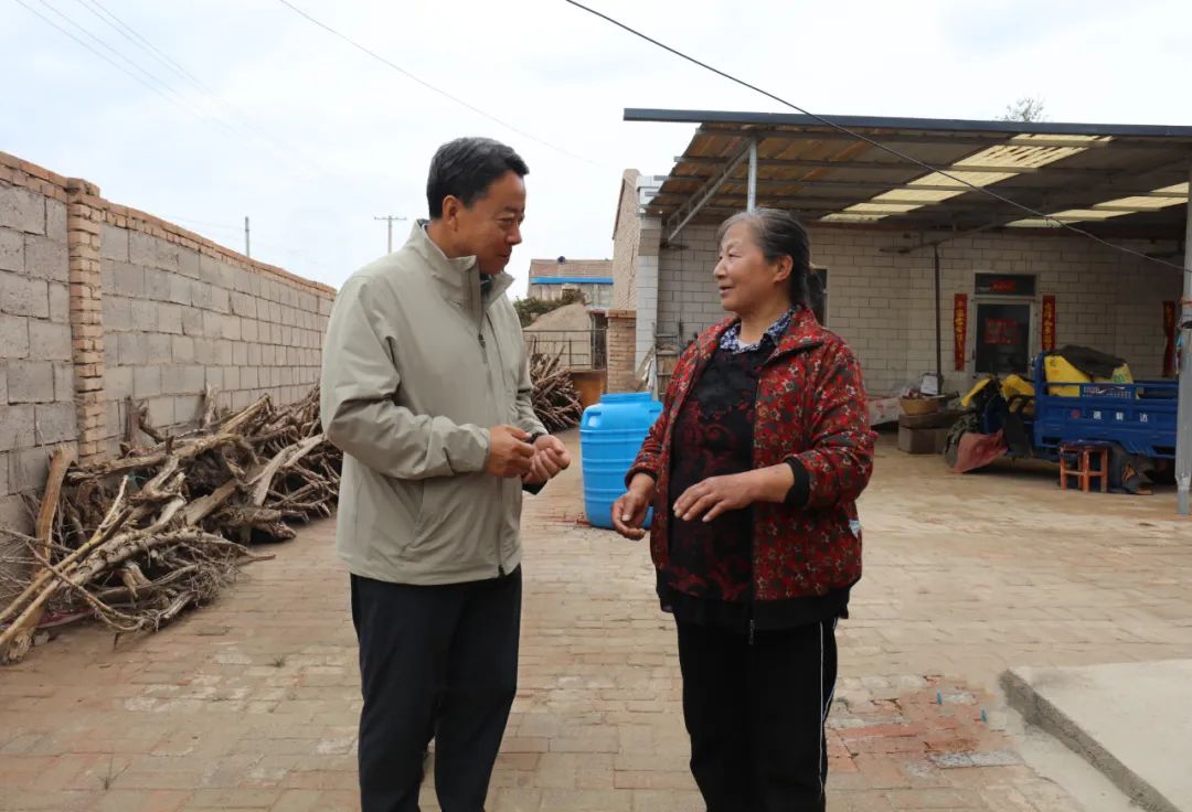卢小亨叶尔波力·孜汗在调研督查巩固拓展脱贫攻坚成果同乡村振兴有效衔接工作时强调 持之以恒补短板促提升 坚决守牢不发生规模性返贫致贫底线