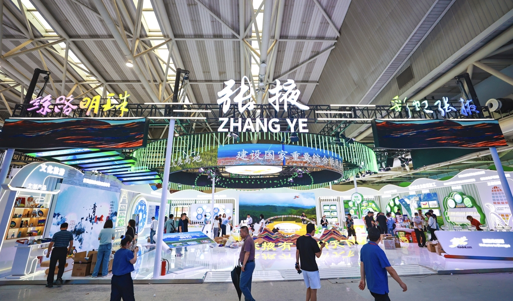 市四班子领导检查第三十一届兰洽会张掖产业馆布展工作