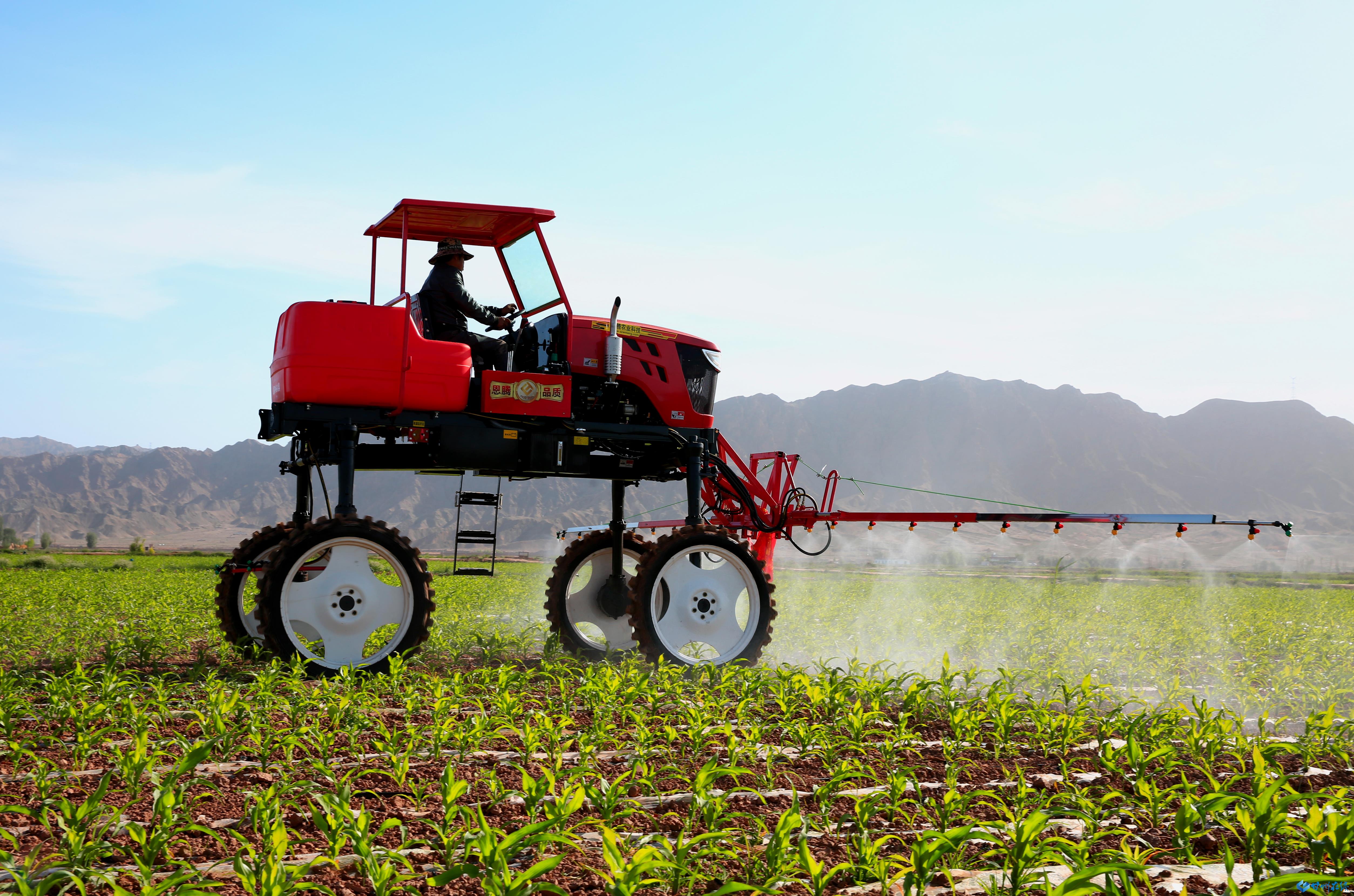 张掖市农业农村局-张掖甘州:高标准农田机械作业忙