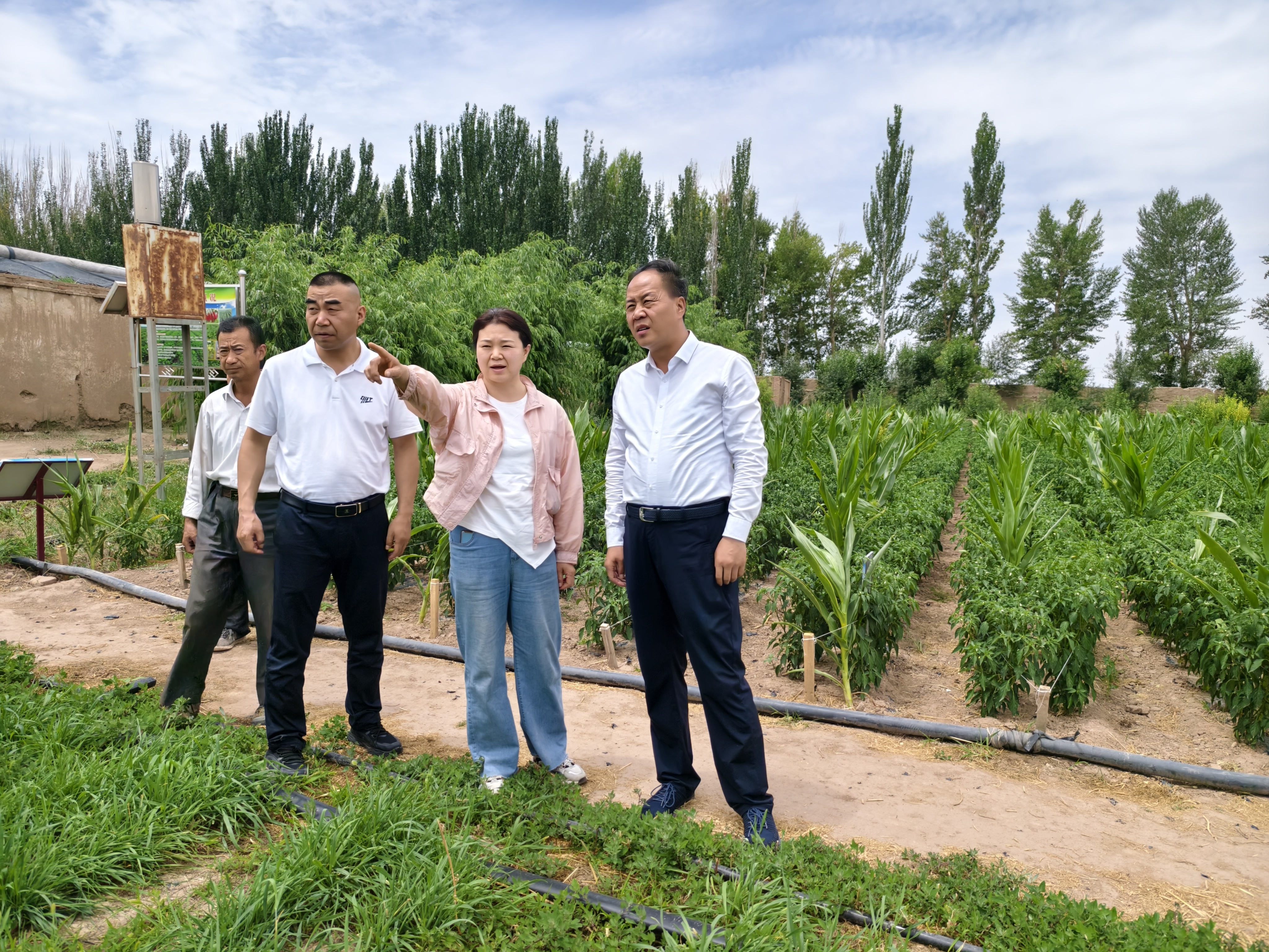 韩建军调研节水灌溉试验研究中心工作
